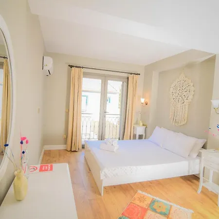 9 Boutique Pansiyon Alaçatı